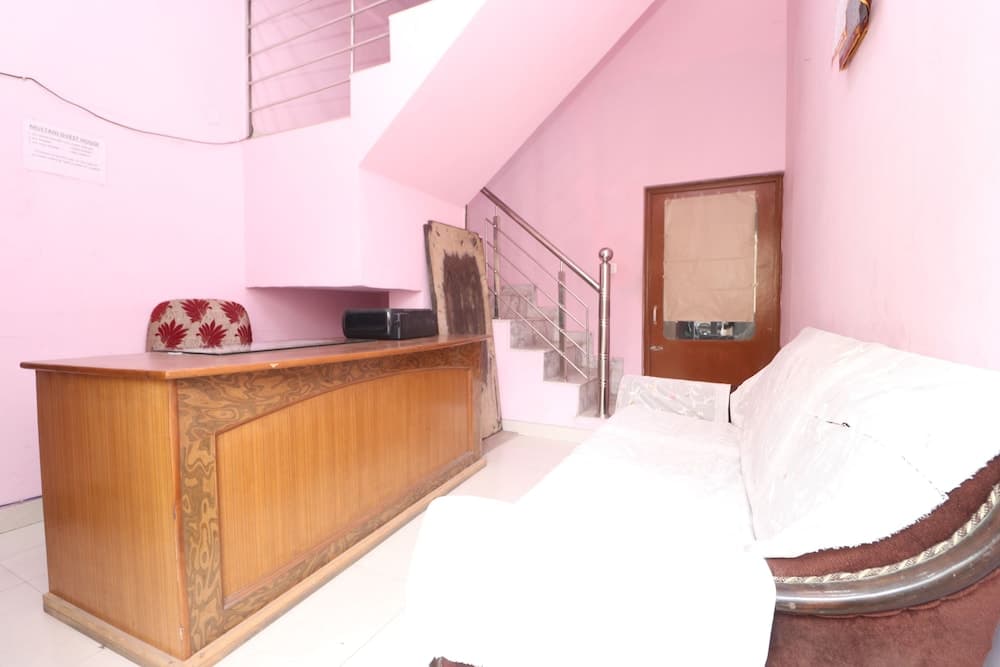 SPOT ON 39951 Multani Residency