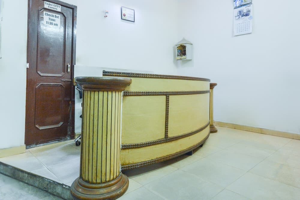 SPOT ON 36686 Hotel Om Shanti Palace