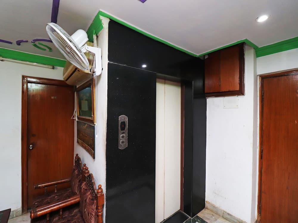 SPOT ON 43882 Hotel Jeevak International