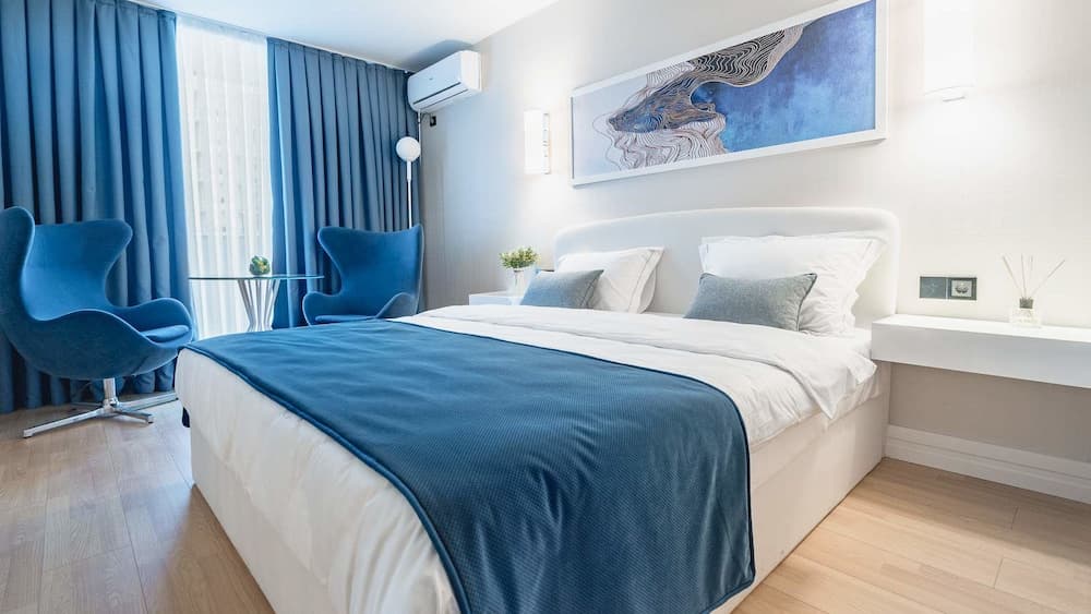 Twin Towers by Picnic