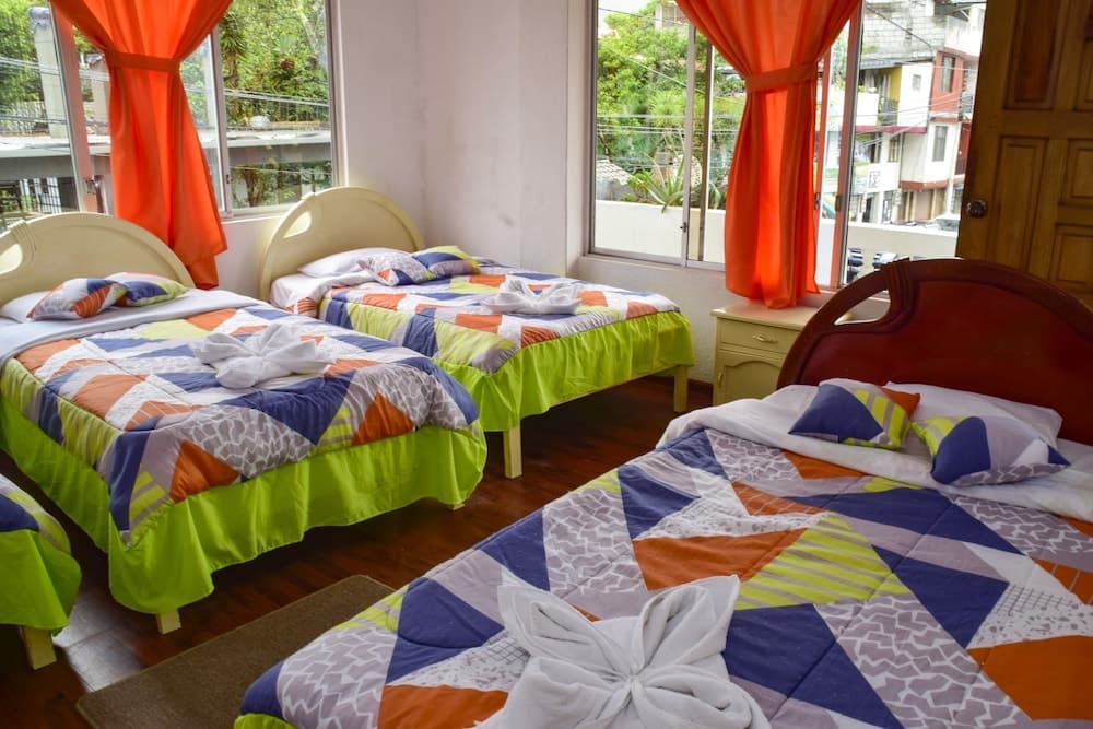 Hostal Santa Cruz Backpackers