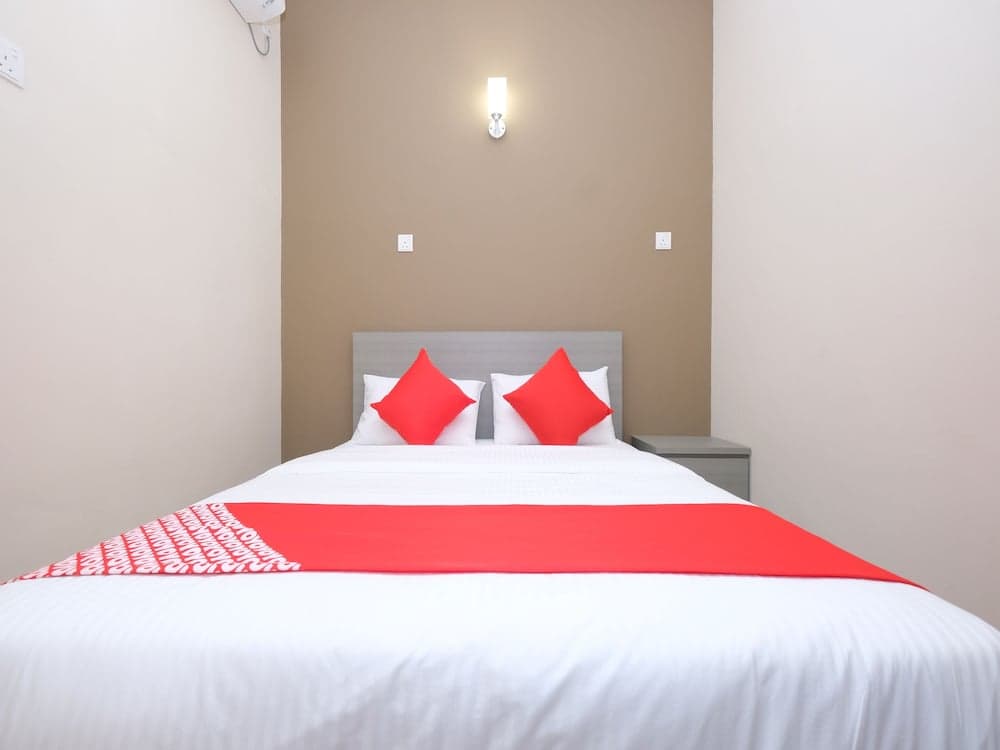 Super OYO 43935 Mancalin Hotel