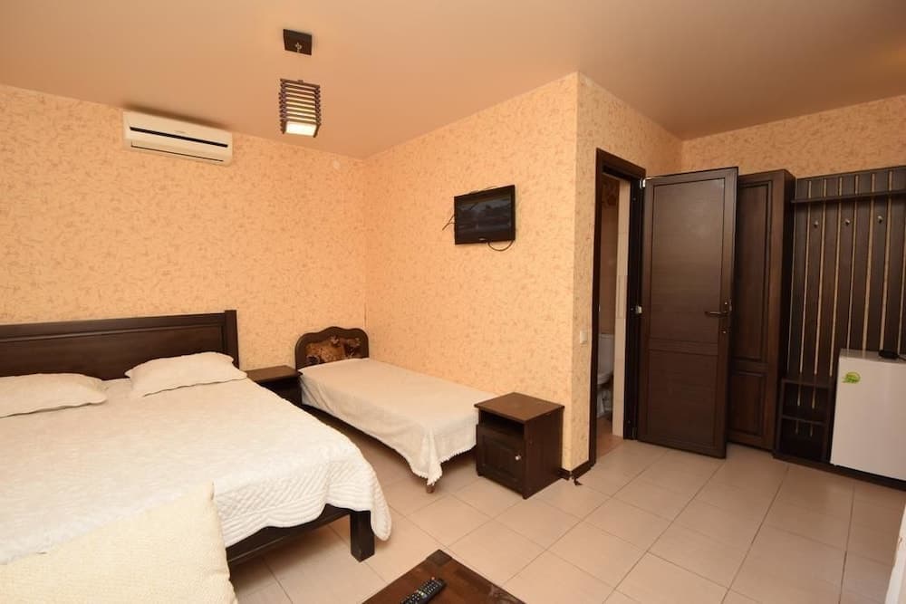 Sadorini Guest House