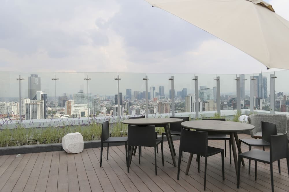 City Vistas Apartment by Mr.W