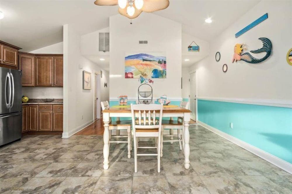 Nw415 E 23rd Avenue, Unit 202