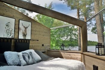 Revontuli Resort Glass Igloos