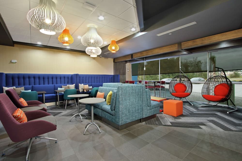 Tru by Hilton Mobile