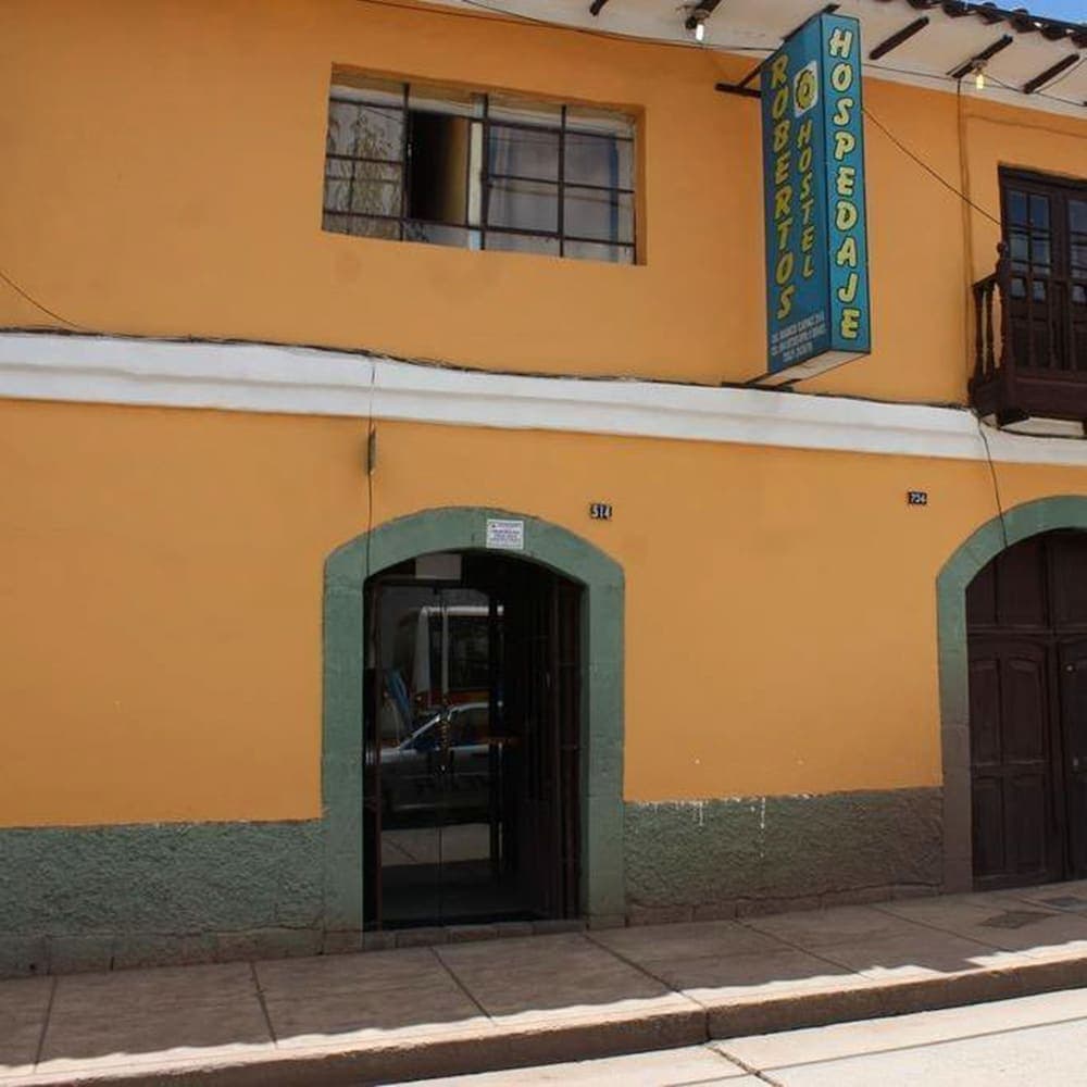 Robertos Hostel