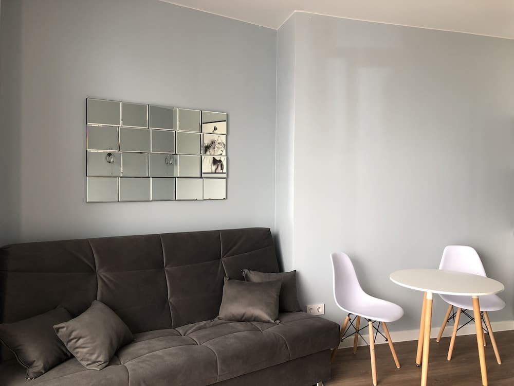 Central Bay Studios. 7min Station, Arbat Street