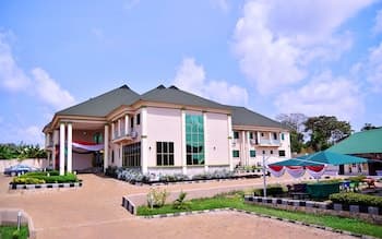 AL-BA Royal Hotel & Suites