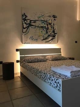 Dependance tra gli ulivi