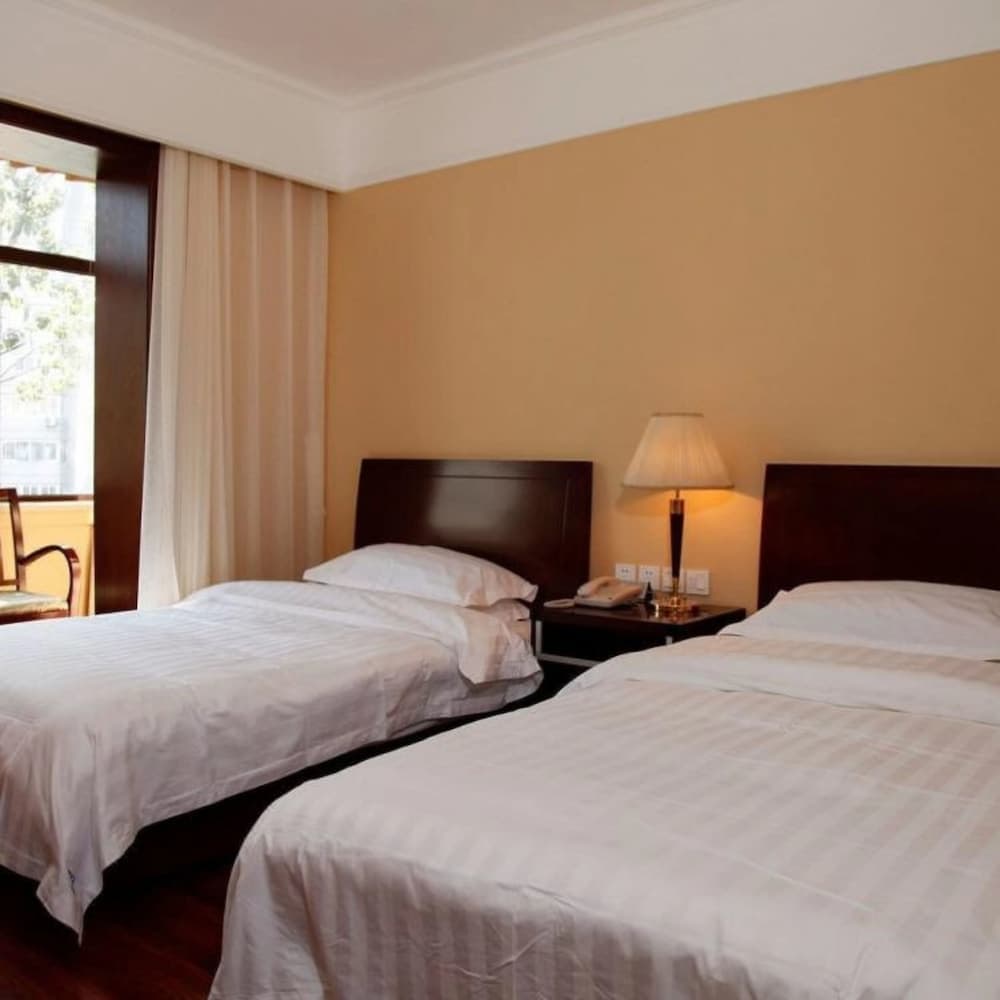 Beijing Hujialou Hotel