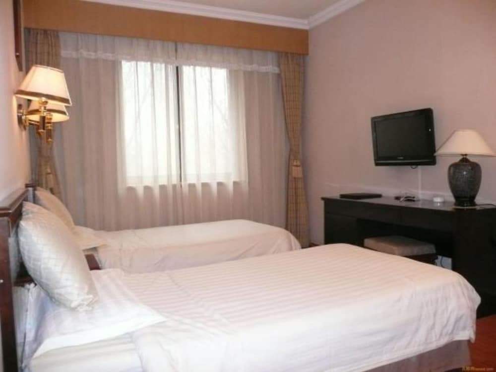 Beijing Hujialou Hotel