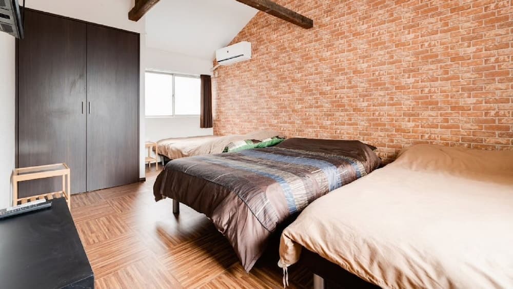 Senbonkita Terrace House