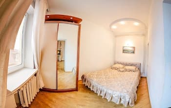 Balcony Apartment near Deribasovskaya