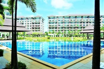 Bang Saray - Lake & Pool Views
