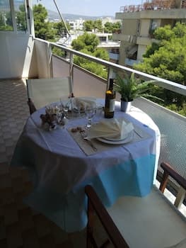 Top Floor Cozy Apartment near Beach