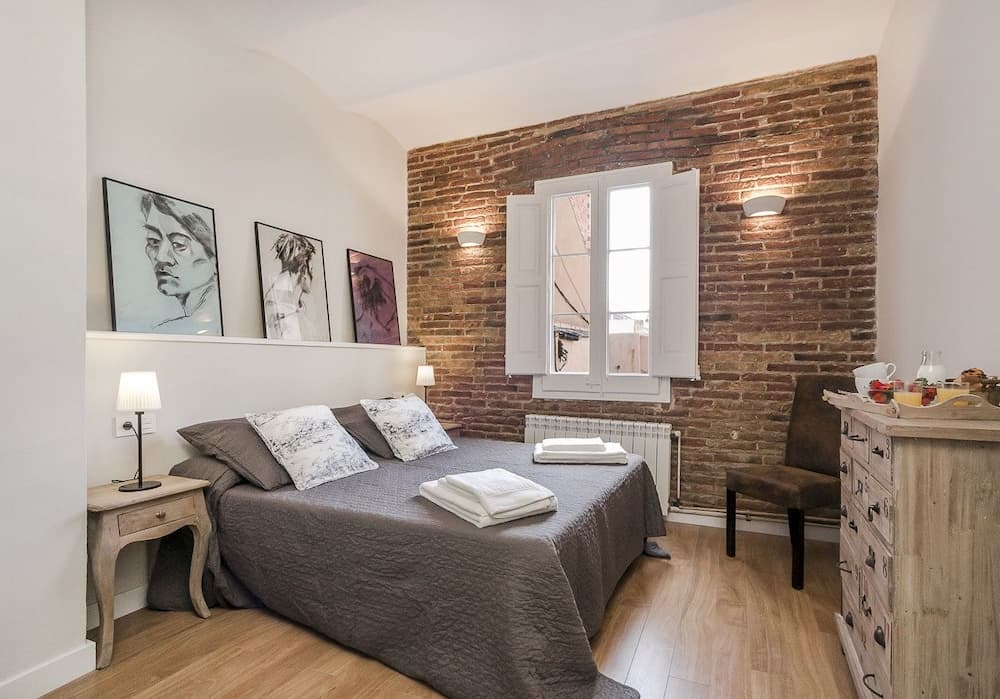 BCN Pau Claris Rocamora Apartments