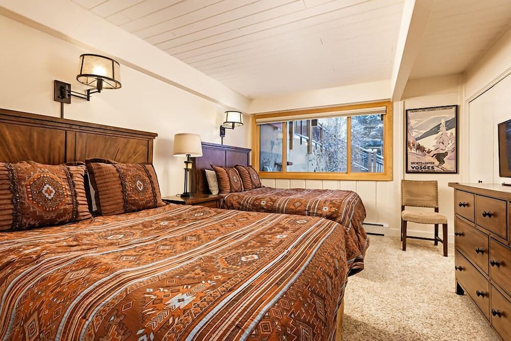 Stonebridge Condominiums