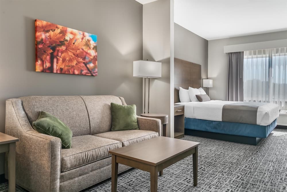 Best Western Plus Wayland Hotel