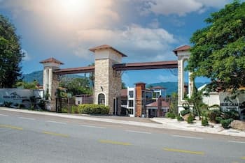 Vista del Campo Country Club & Villas