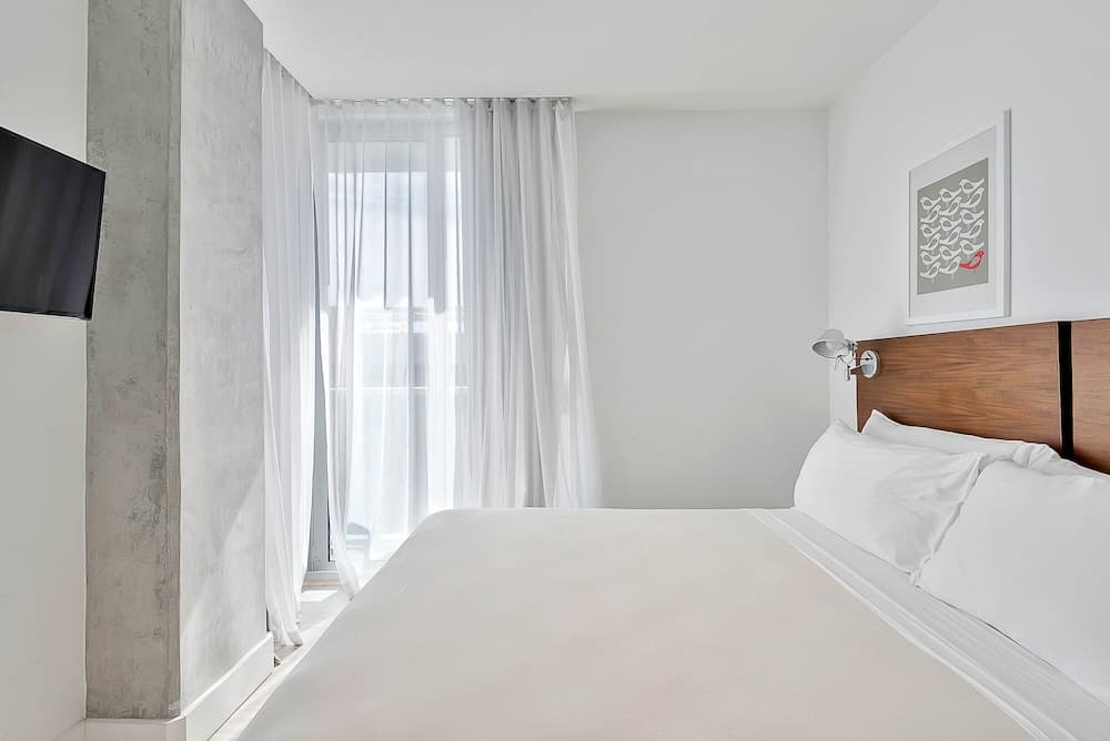 Private Condos at 1215 West by LMC