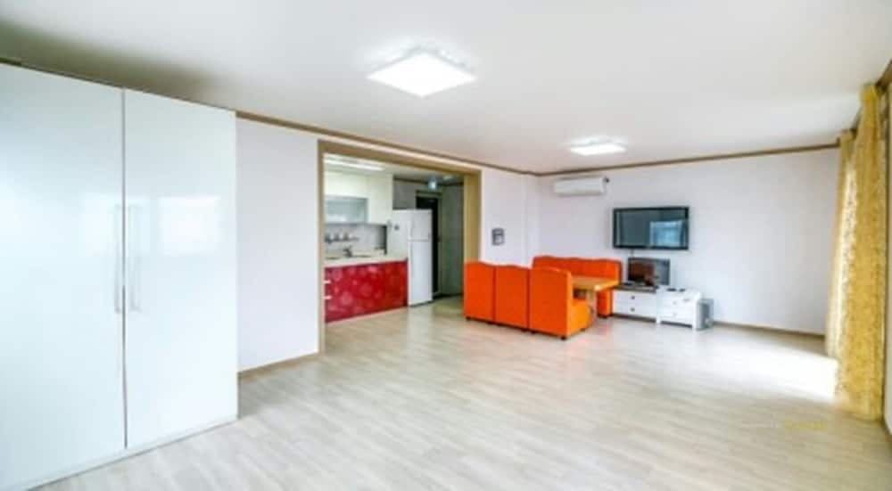 Geoje Beach Maru Pension