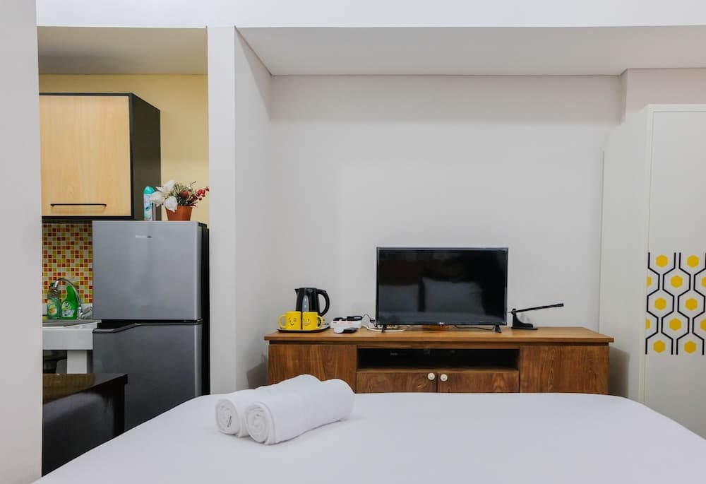 Contemporary Studio Room at Casa De Parco Apartment