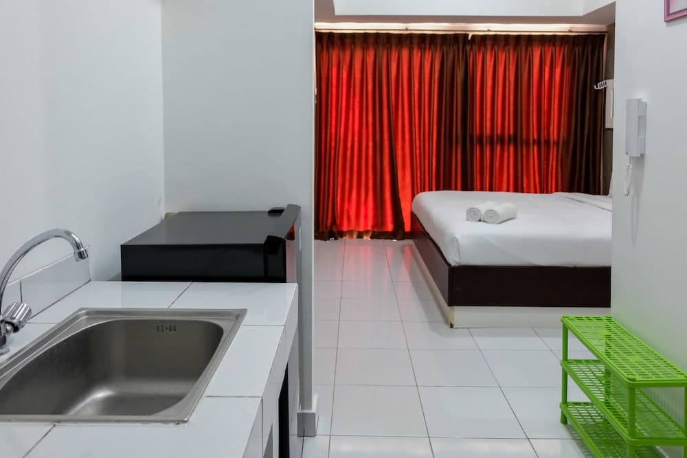 Modern & Comfy Studio @ Casa De Parco Apartment