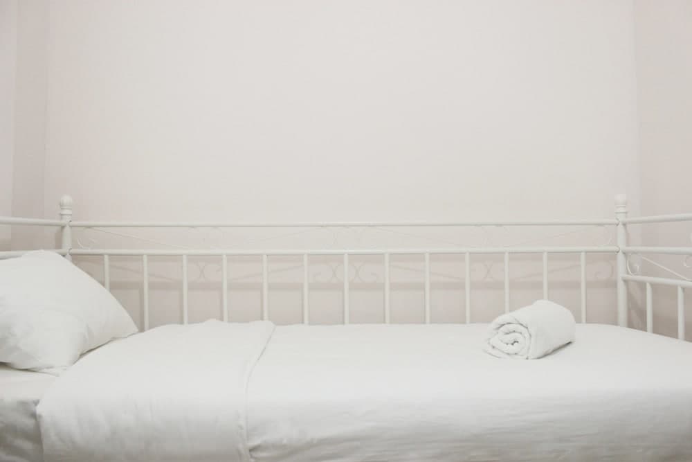 Modern Look 2BR Gateway Pasteur Apartment