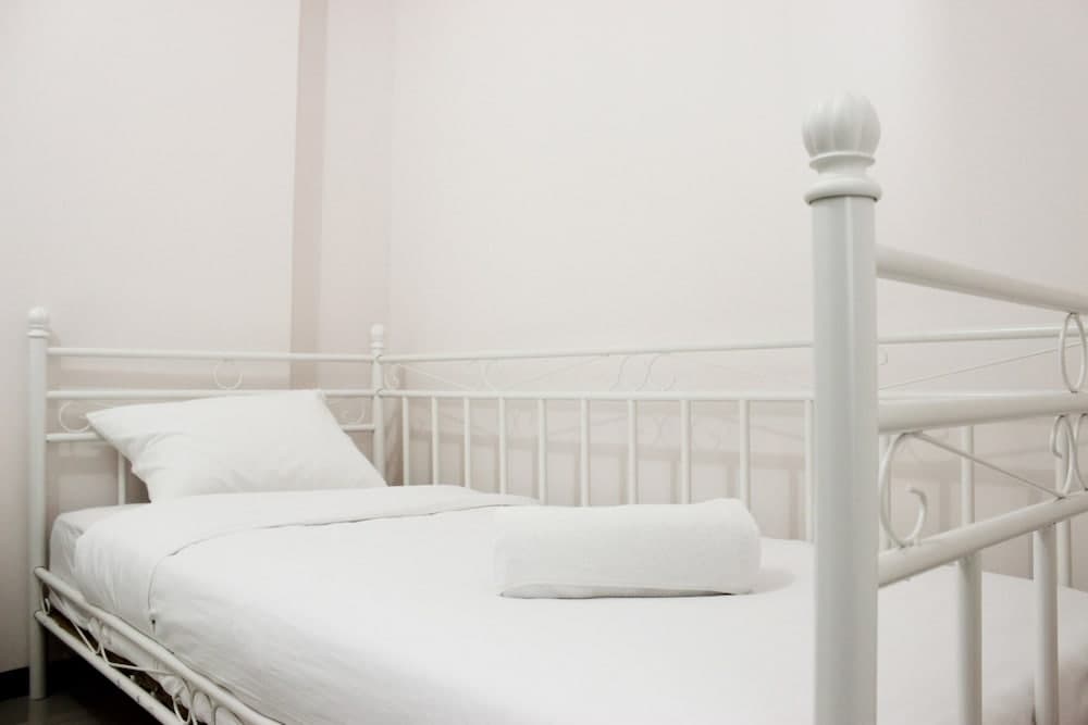 Modern Look 2BR Gateway Pasteur Apartment