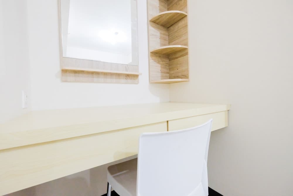 Simple Furnished Studio 19 Avenue Apartment