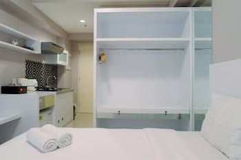 Studio Apartment Connected to Mall at Supermall Mansion