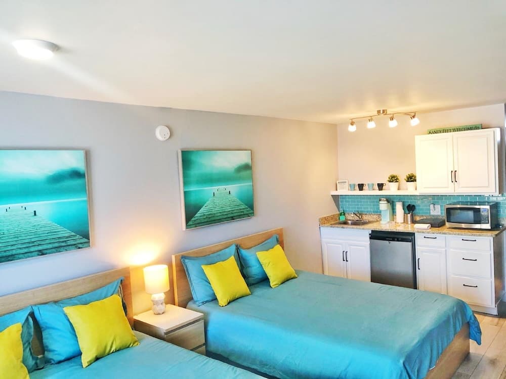 Pirates Cove Resort Studios