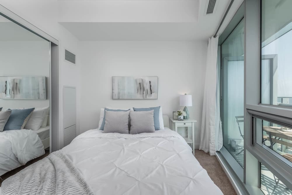 Elegant condo with stunning lake & views