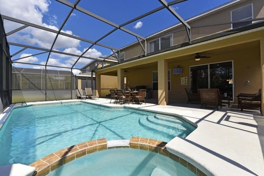 6 Bed Pool Home w/ 2 Master Rooms at Watersong