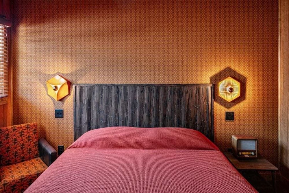 The Dive Motel & Swim Club