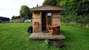 Beehive @ Westcote Glamping- Campsite