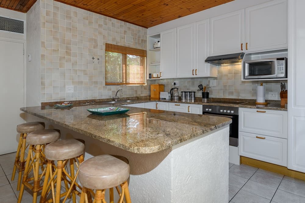 San Lameer Villa Rentals 10304