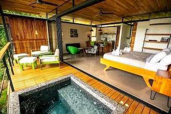 The Green House - Santa Teresa