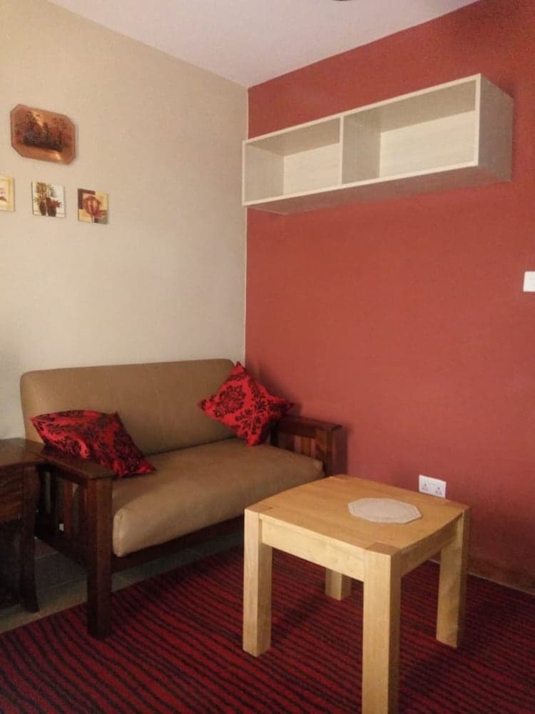 West Suites Apartments