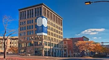 BLU-Tique, Akron, a Tribute Portfolio Hotel