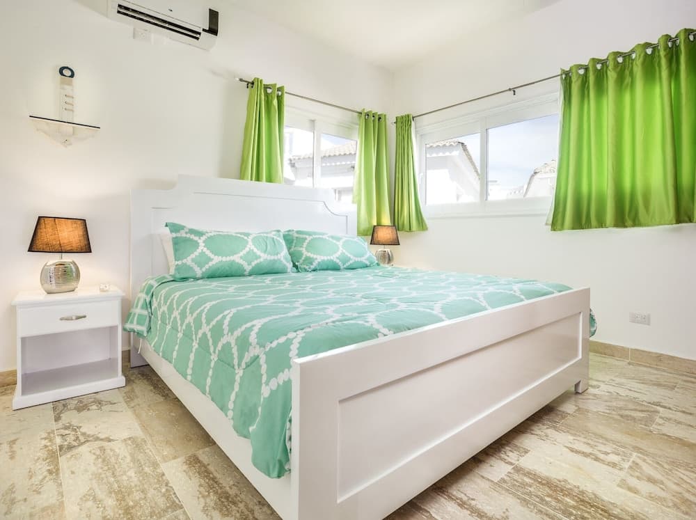 Escondido Bay Properties by Caribe Stays