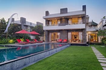 Kutus Kutus Keramas Villa