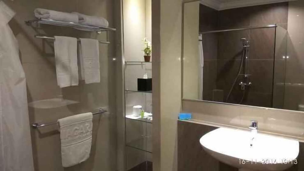 Niagara Hotel Lake Toba & Resorts