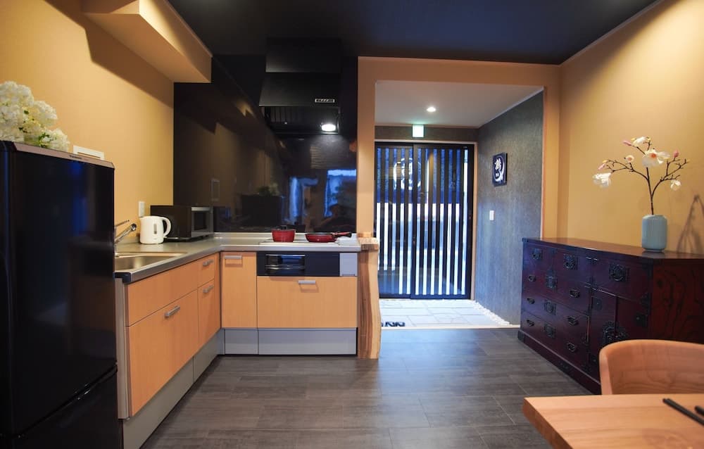 Tsuru Inn-Hanazonominamicho Machiya