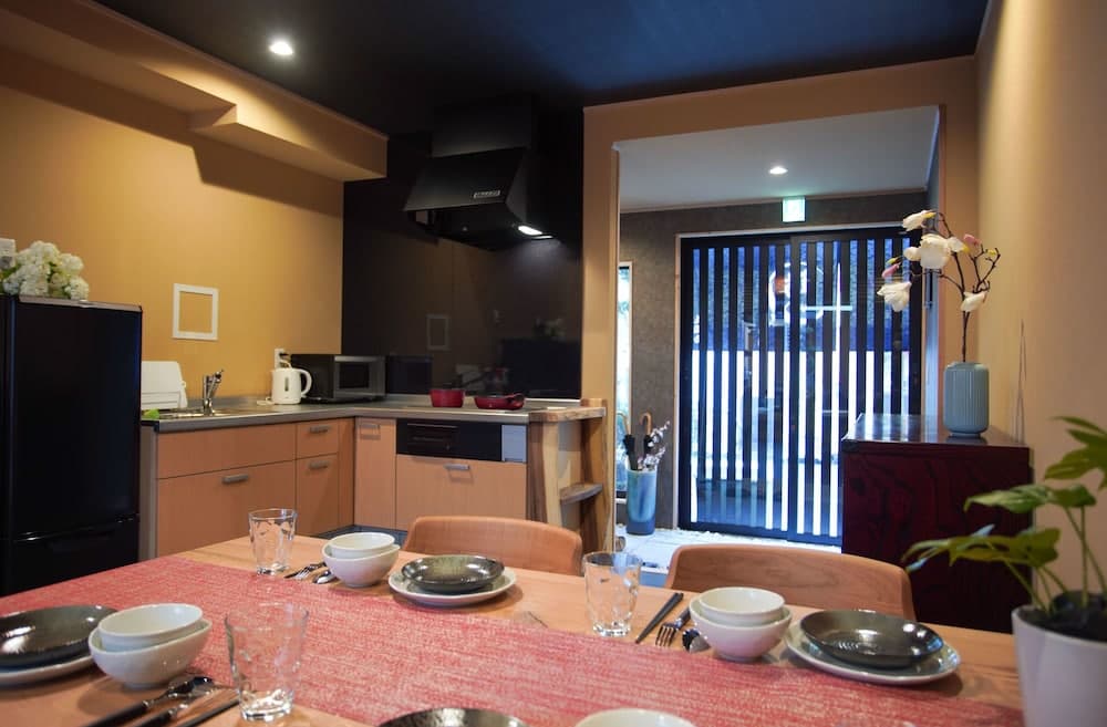 Tsuru Inn-Hanazonominamicho Machiya