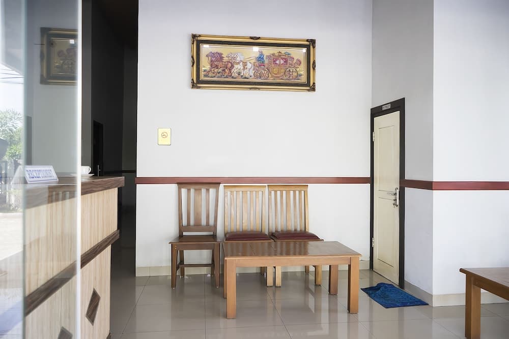 OYO 1283 Guest House Loemajan