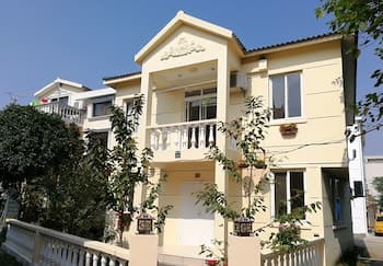 37 Garden Guesthouse Riverside Villa