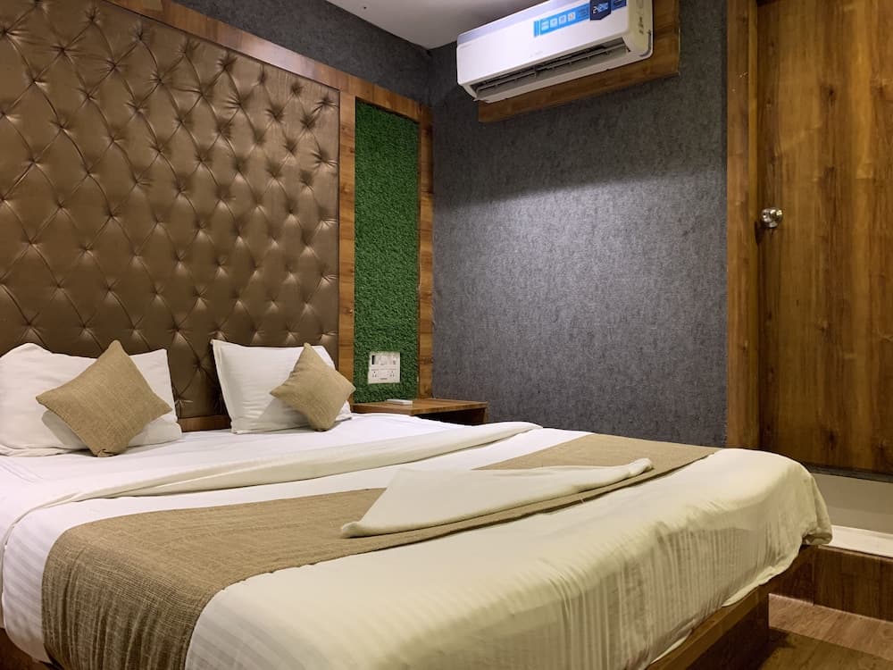 Hotel Riva International - Near Nesco Center